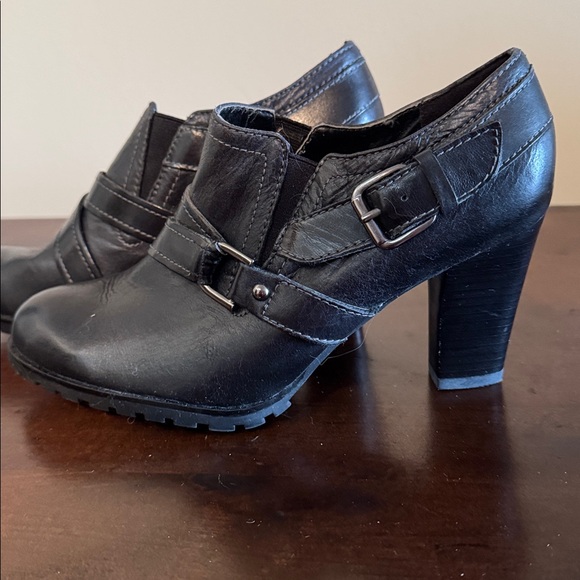 Audrey Brooke Black Heeled Boots - Picture 3 of 4